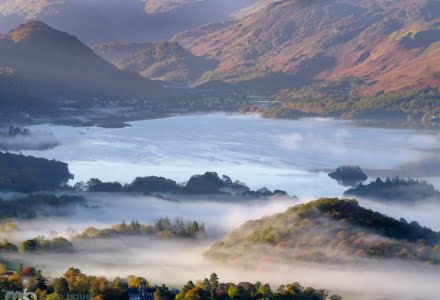 Mark Bauer Photography | Early morning mist over Derwent Water
