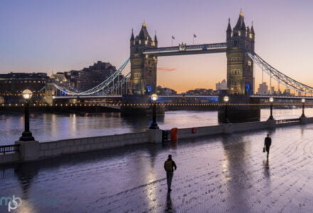 Mark Bauer Photography | Early morning commuters, Tower Bridge, London